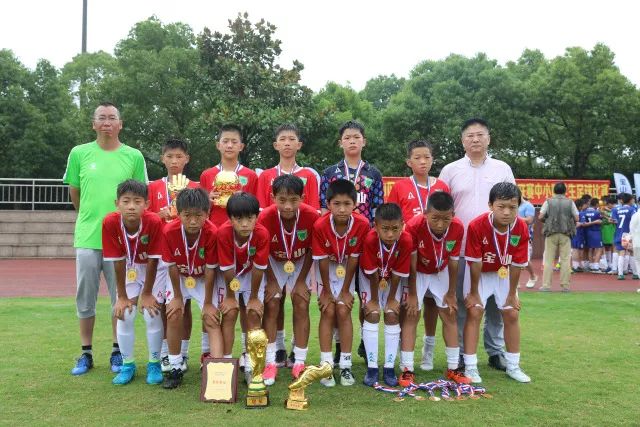 金克拉泽：童年舞蹈造就英超“滑行”式带球